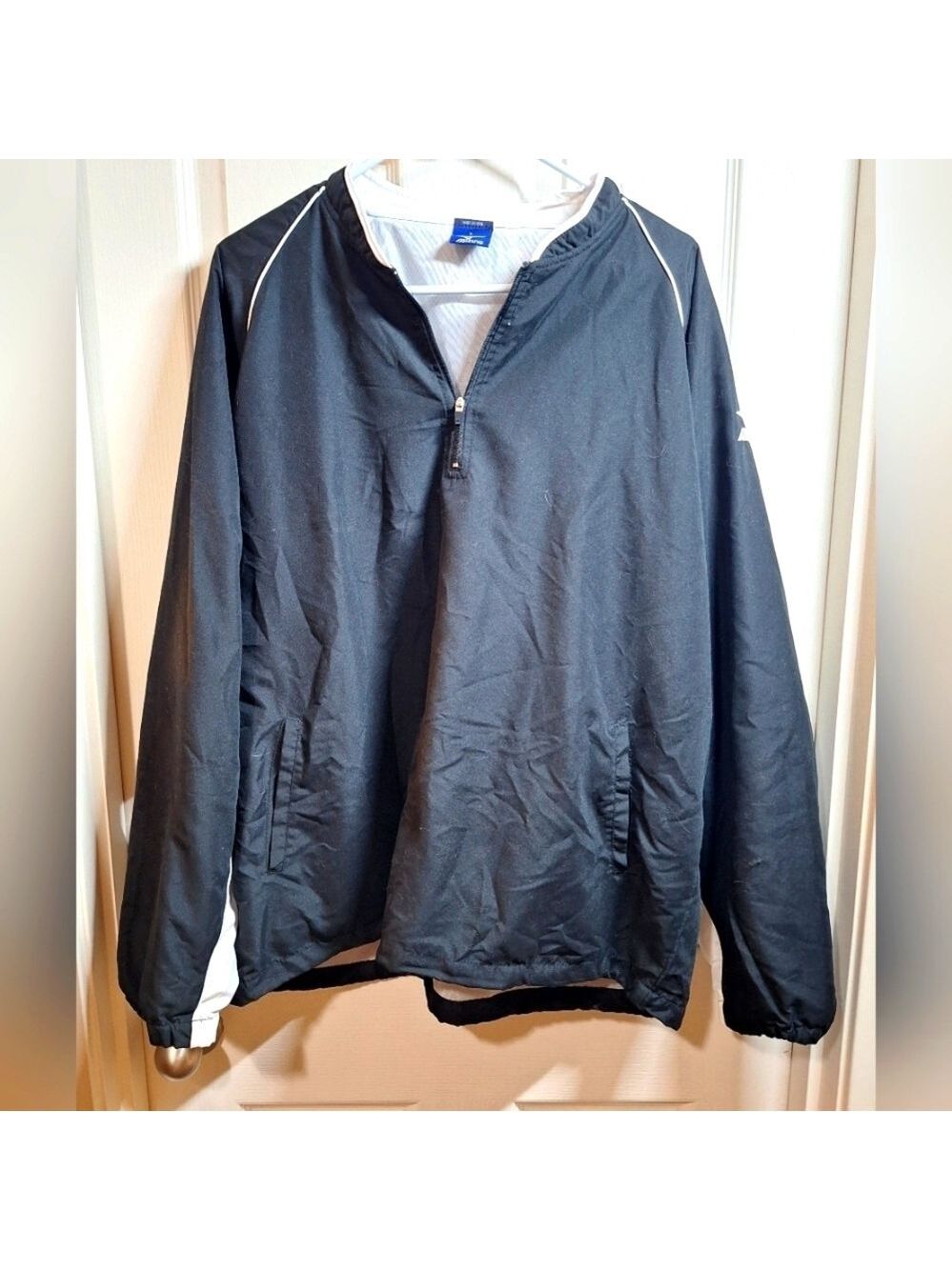 Mizuno Black Pullover Windbreaker Sports Jacket Large